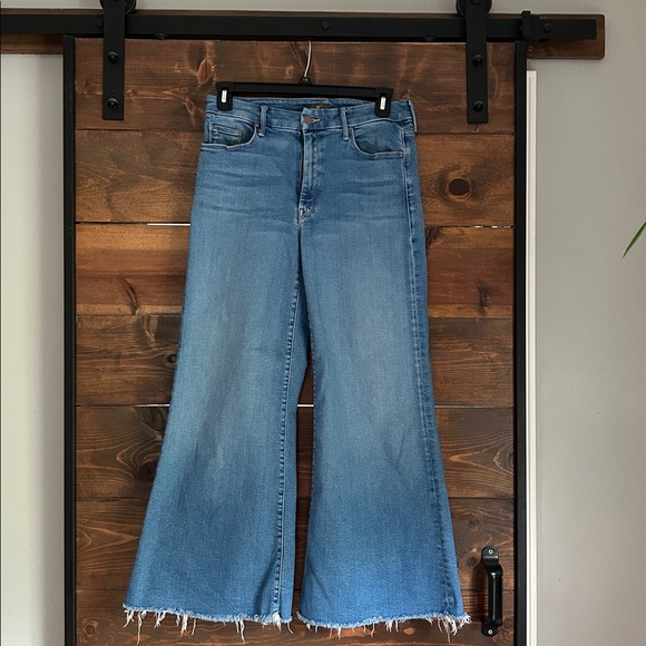MOTHER Denim - MOTHER The Roller Fray- Work Hard Play Hard Wide Leg Flare Jeans in Medium blue